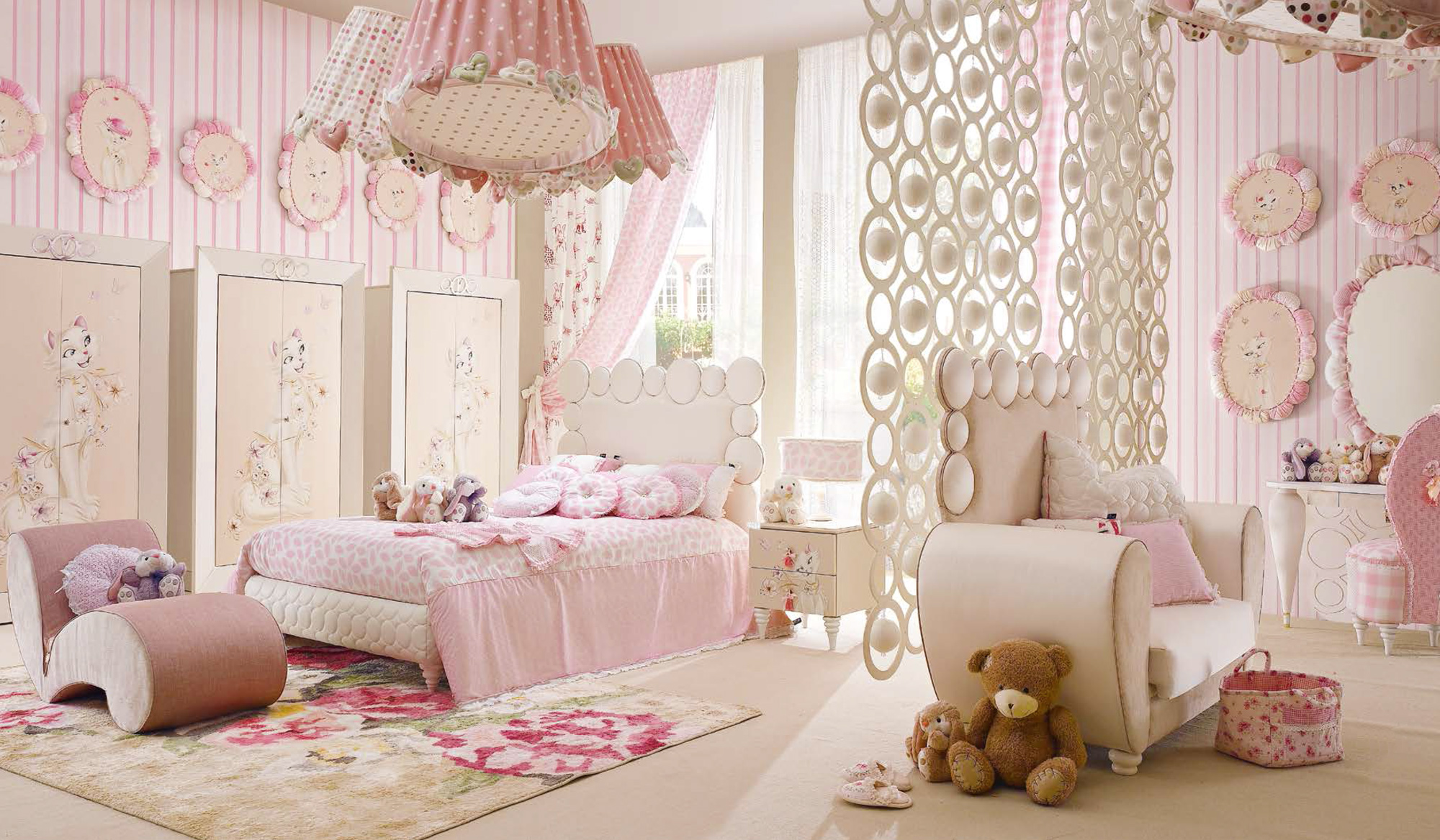 Comment aménager une chambre fille avec un lit princesse